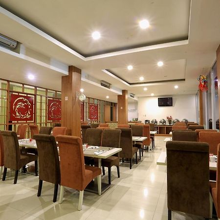 Dragon Inn Kendari Exteriör bild