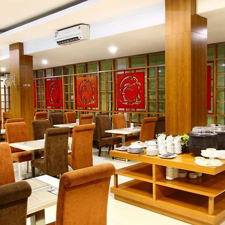 Dragon Inn Kendari Exteriör bild
