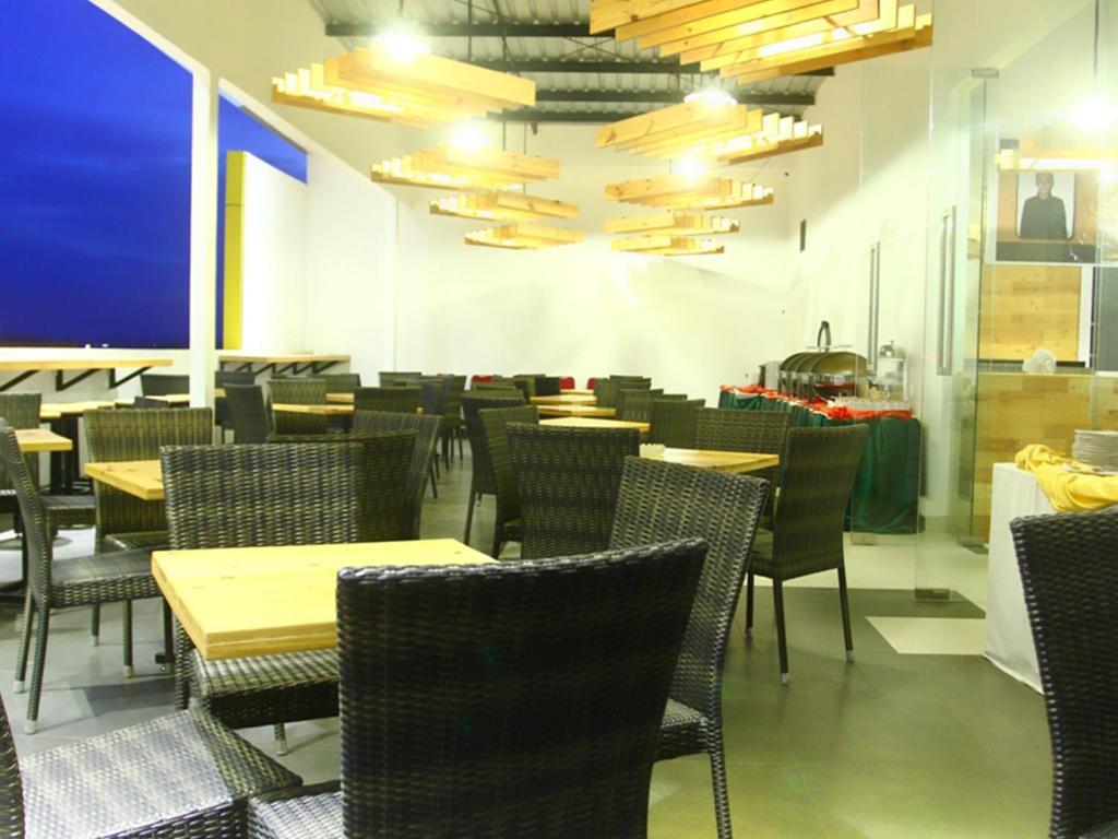 Dragon Inn Kendari Exteriör bild
